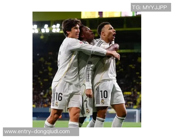 姆巴佩梅开二度助力皇马取胜社媒分享庆祝瞬间展现球队团结力量